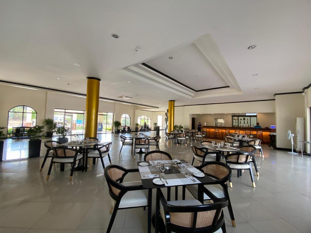 Plaza Del Norte Hotel And Convention Center Laoag Exterior foto