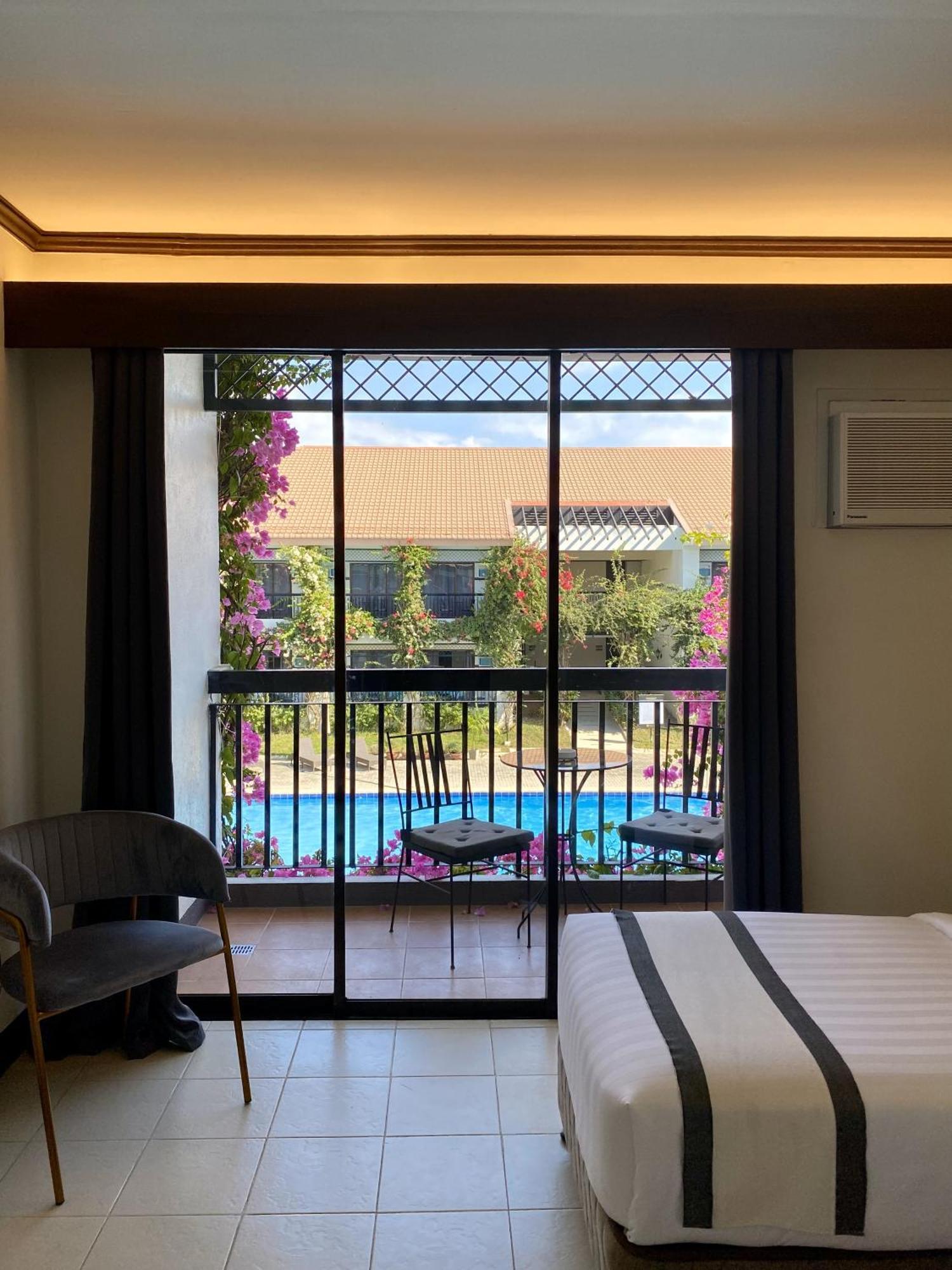 Plaza Del Norte Hotel And Convention Center Laoag Exterior foto